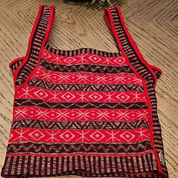 Tribal Aztec Print Crop Top Size M/L NWOT Never Worn - Picture 7 of 7